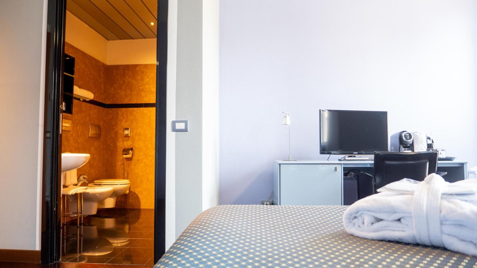 Hotel Villa Cansignorio Lazise Exterior photo