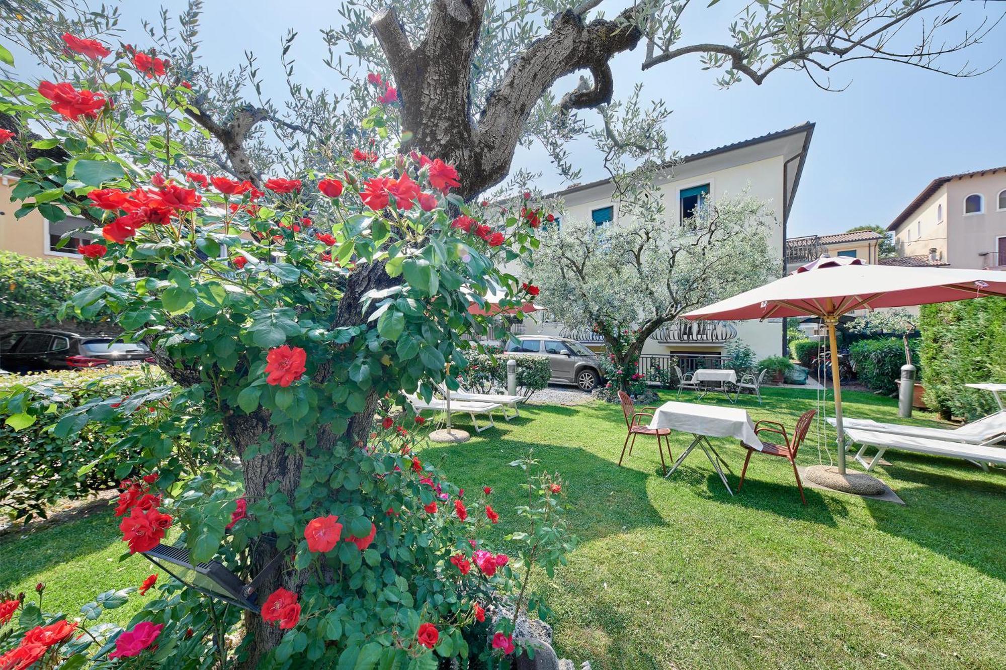 Hotel Villa Cansignorio Lazise Exterior photo