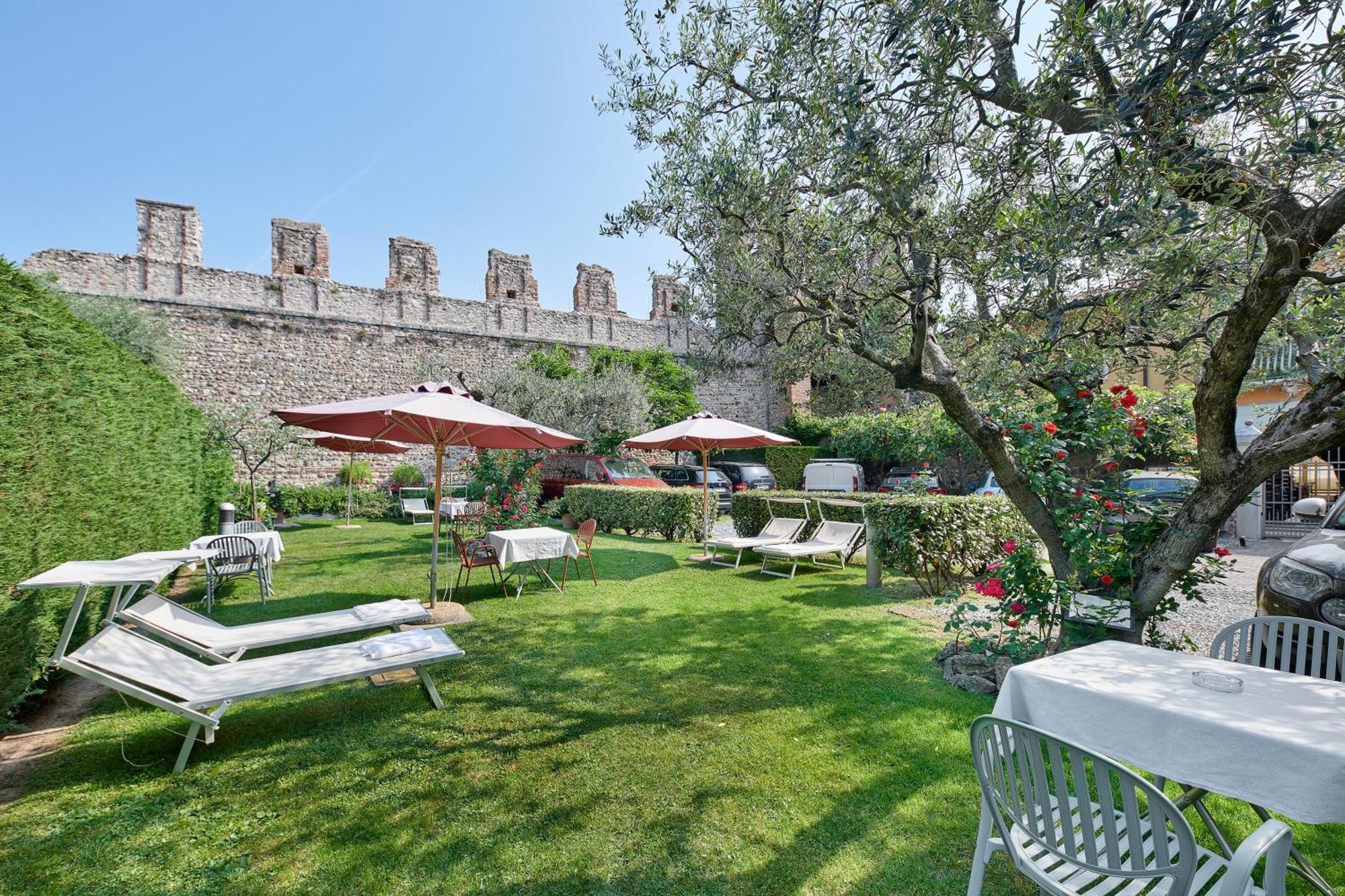 Hotel Villa Cansignorio Lazise Exterior photo